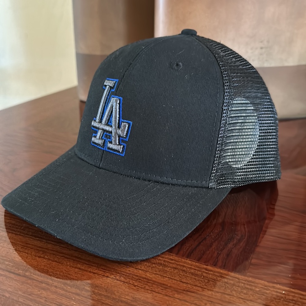 Fan Favorite *NWT* Men’s MLB Los Angeles Dodgers Baseball Trucker Hat - Picture 2 of 6